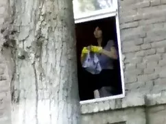 凯莉米尔班克色情窗口在巨大的黑色的阴茎的视频