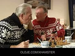 乳头乳头戒指他妈的爷爷家的裸体照片