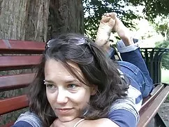 免费大家伙法赤脚的纽约成人玩具商店